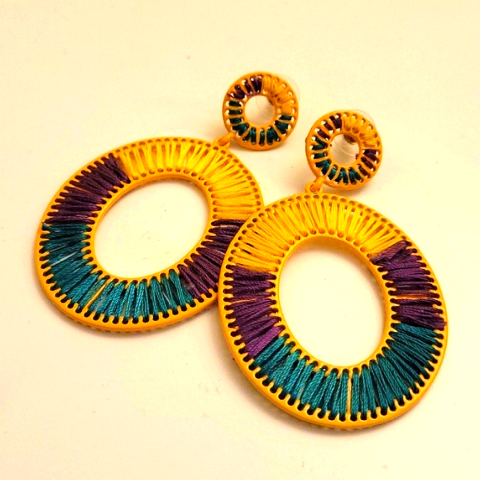 320 Earrings One Size Multi Color 15$